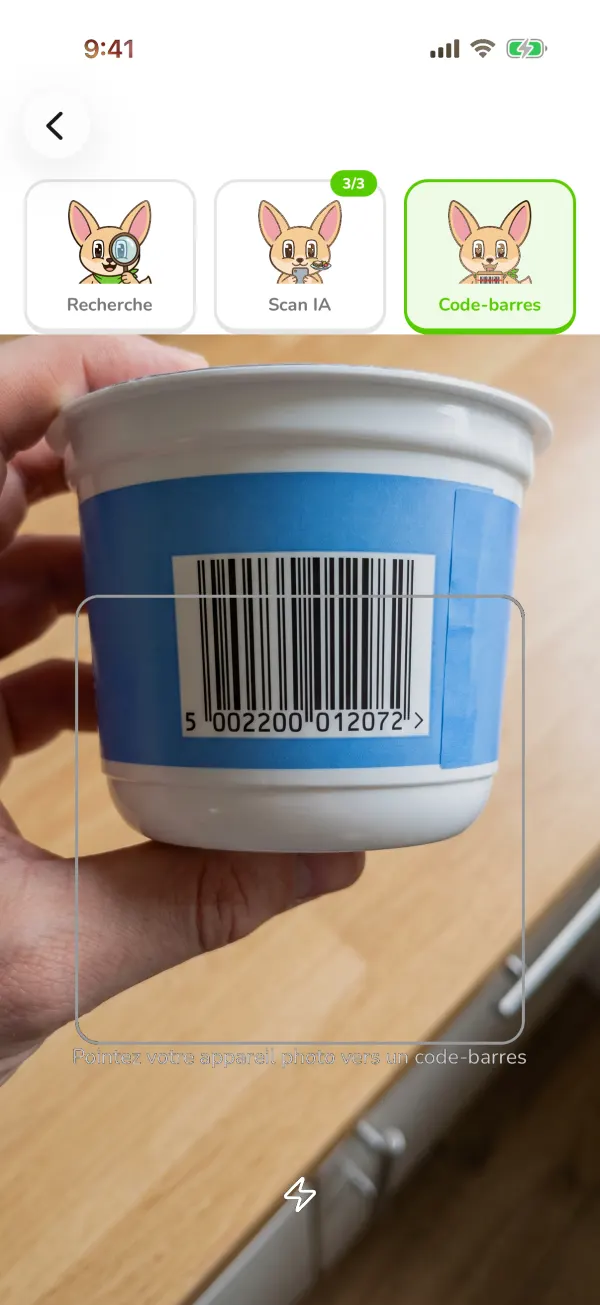Le scanner de code-barres d'Ubod pointé sur le code-barres d'un pot de yaourt